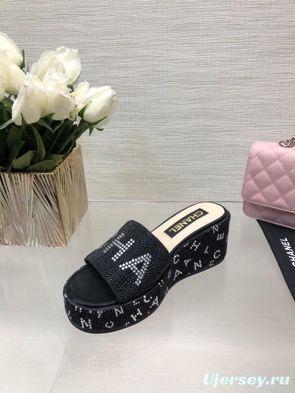 2025 Slippers Chanel Black Fabric Slippers