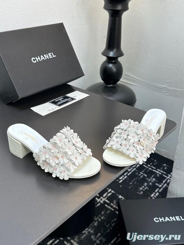 2025 Women Chanel White Leather Sandals