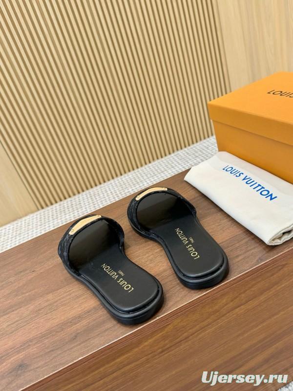 2025 Women Louis Vuitton Black Canvas Slippers LY00200