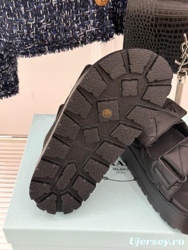 2025 Women Prada Black Leather Slippers