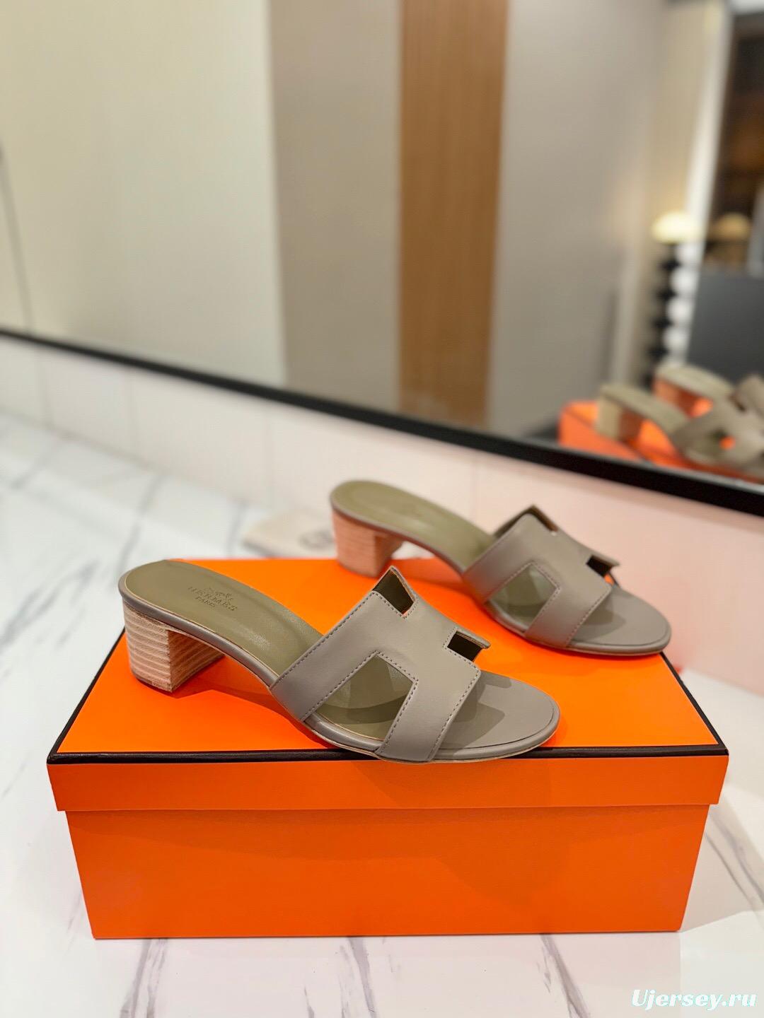 2025 Women Hermès Beige Leather Slippers