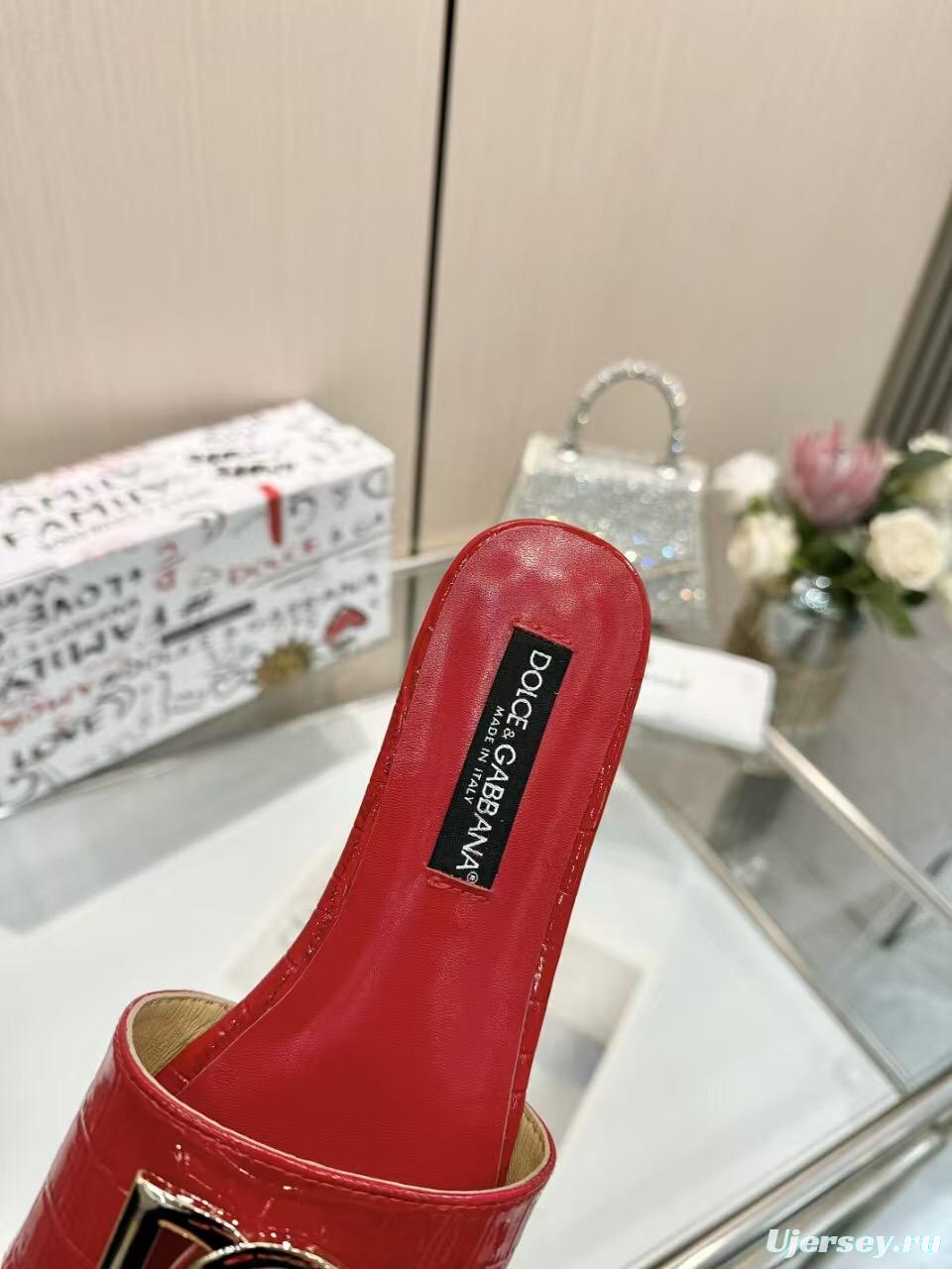 2025 Women Dolce & Gabbana Red Leather Slippers LY00190