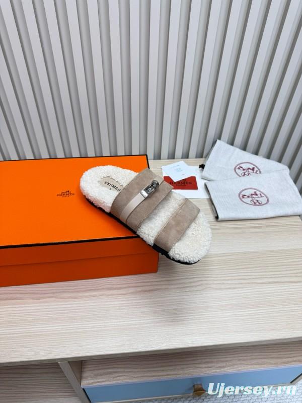 2024 Slippers Hermès Beige Shearling Leather Slippers