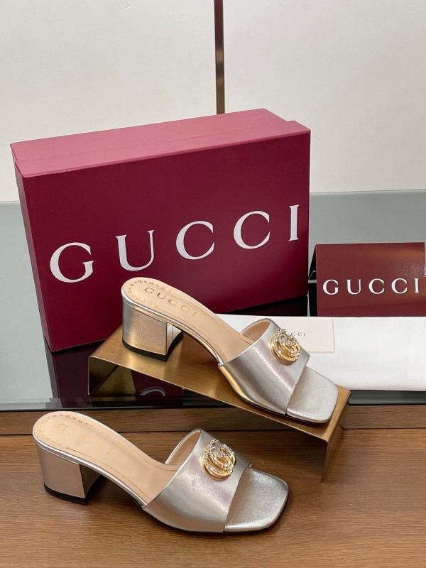 2025 Women Gucci Gold Leather Mules GG Emblem LY00280