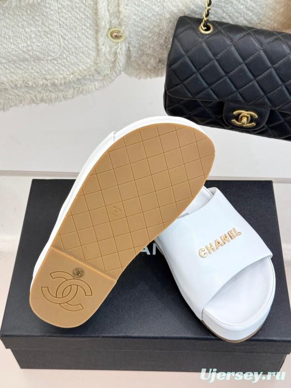 2025 Slippers Chanel White Leather Slippers KFY00250
