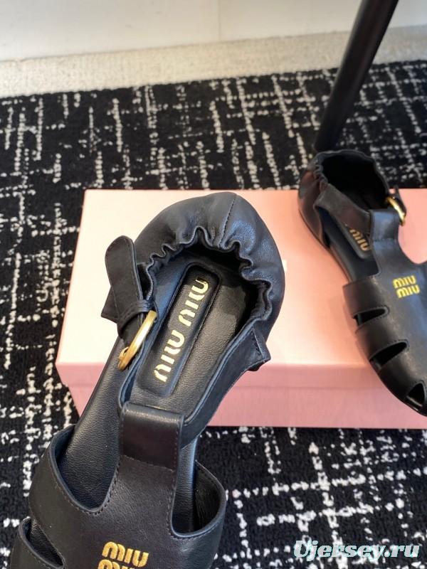 2025 Women Miu Miu Black Leather Flat Roman Sandals