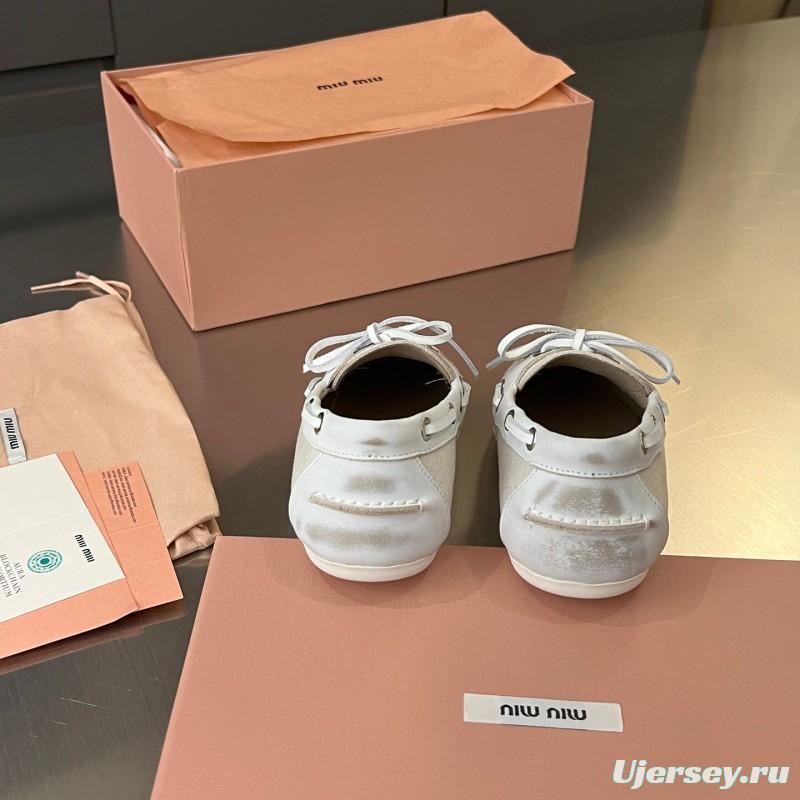 2025 Women Miu Miu White Leather Loafers LY00230