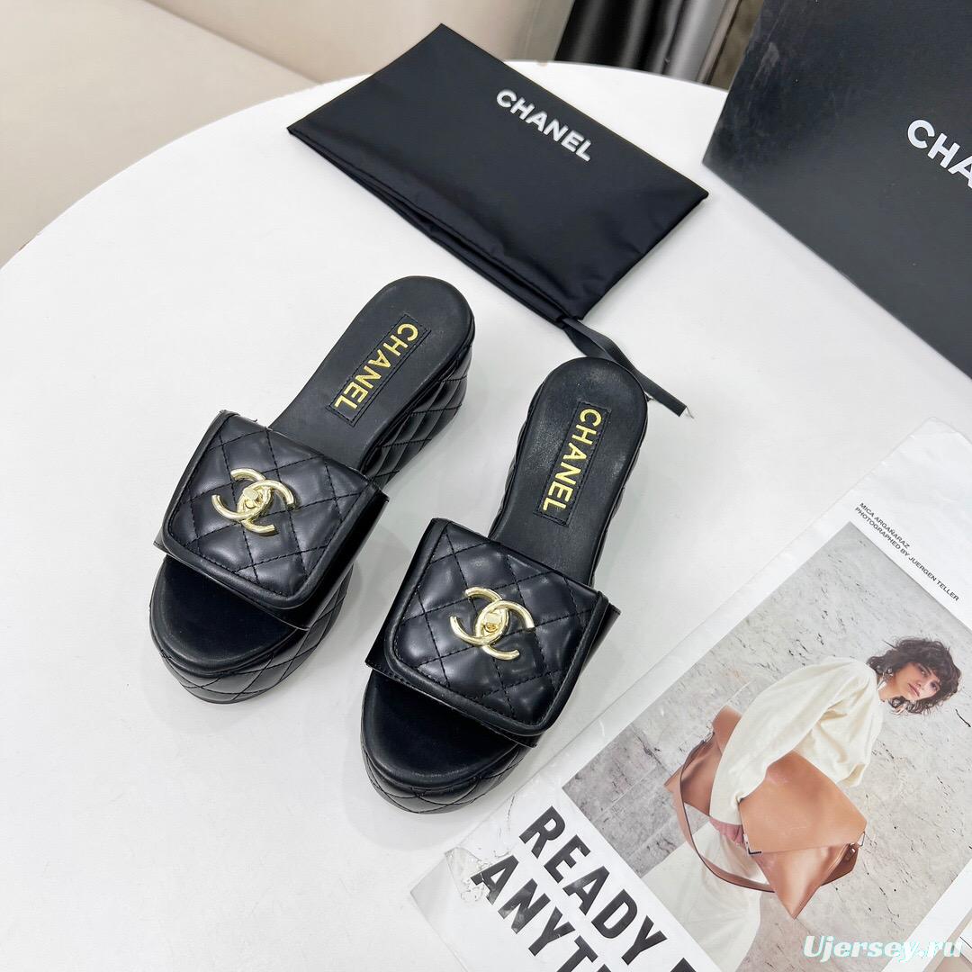 2025 Women Chanel Black Leather Slides