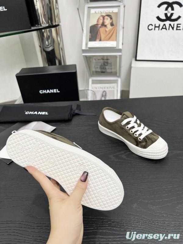 2025 Women Chanel Army Green Suede Casual Sneakers