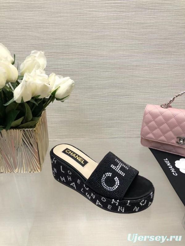 2025 Slippers Chanel Black Fabric Slippers