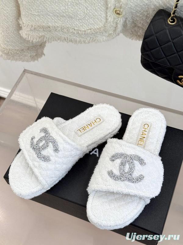 2025 Slippers Chanel White Terry Cloth Crystal CC Logo KFY00220