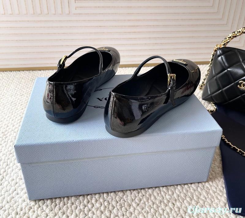2025 Women Prada Black Patent Leather Mary Jane Ballet Flats KFY00290