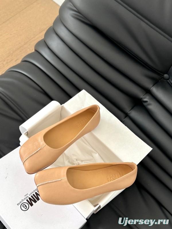 2025 Women MM6 Beige Leather Ballet Flat KFY00280
