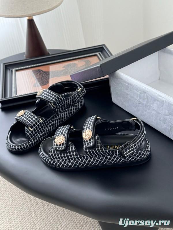 2025 Women Chanel Black Leather Sandals LY00320