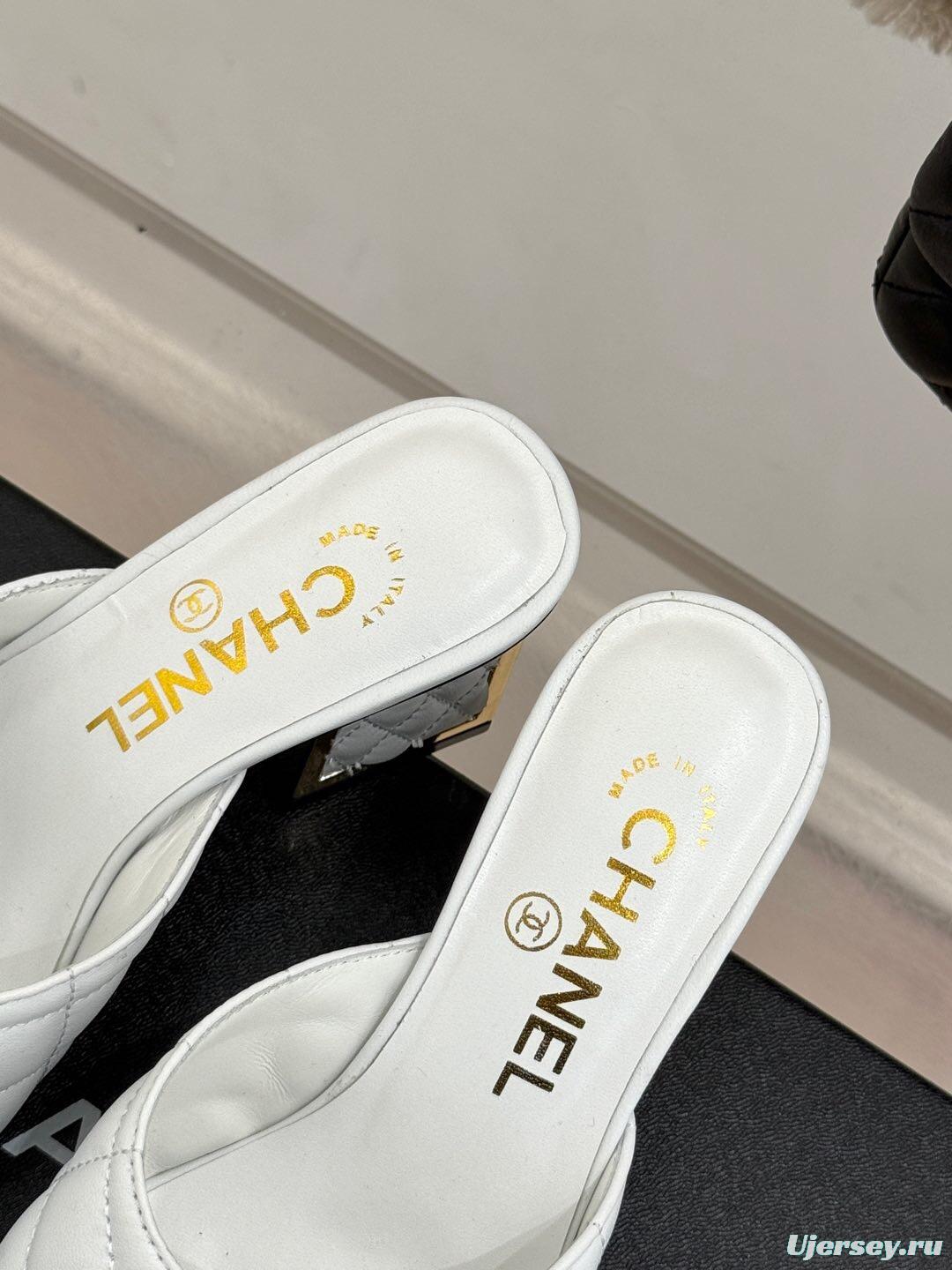 2025 Women Chanel White Lambskin Quilted Heeled Slippers