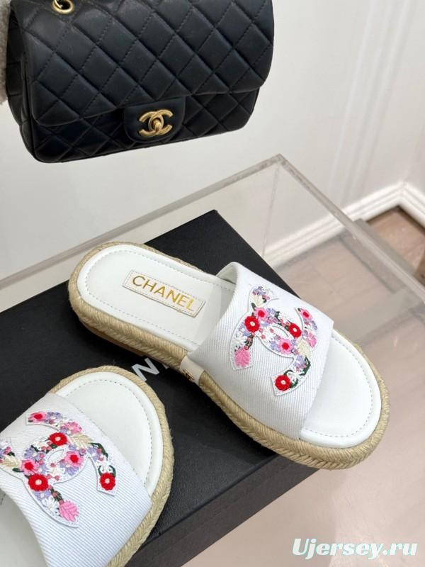 2025 Women Chanel White Embroidered Cotton Slippers KFY00230