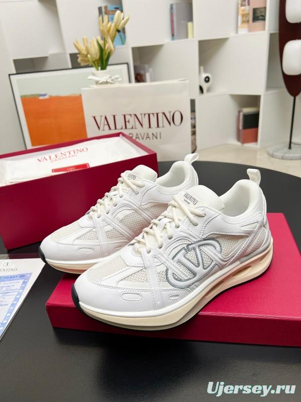 2025 Unisex Valentino White Mesh TPU Sneakers Vlogo Signature LY00410