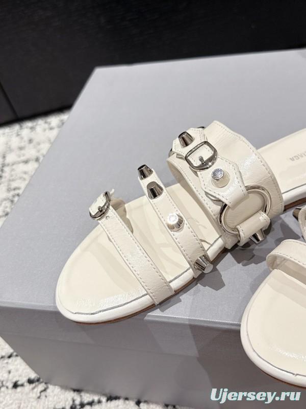 2025 Slippers Balenciaga White Leather Metal Studs KFY00289