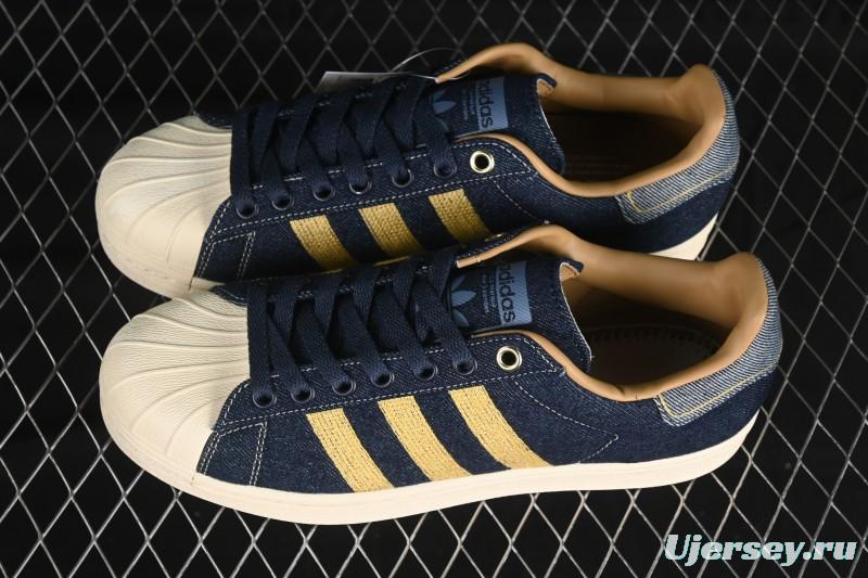 Adidas Superstar 82 Casual Sneakers with Shell Toe Design - JH5577