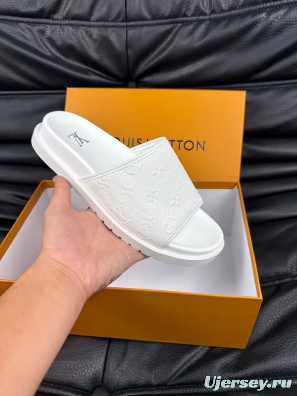 2025 Unisex Louis Vuitton White Leather Slippers AS00170
