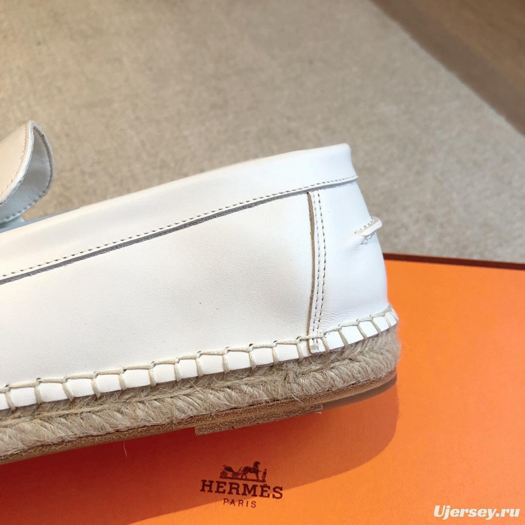 2025 Unisex Hermès White Calfskin Leather Loafers AS00380