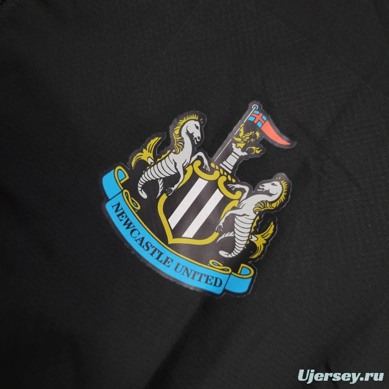 25/26 Newcastle United Jacket Black Windbreaker