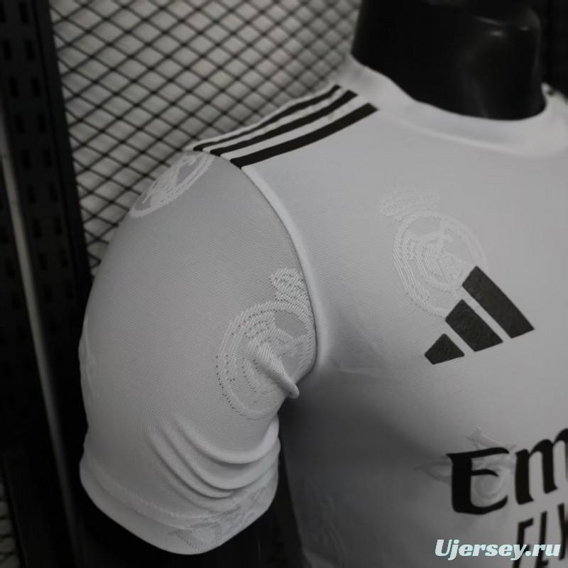 Player Version 25/26 Real Madrid White with Embossed Royal Crest Pattern Jersey