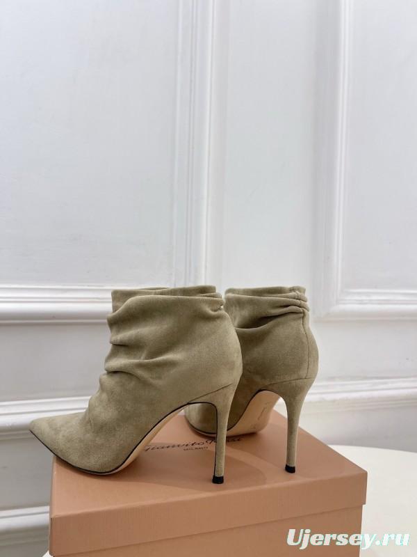 Gianvito Rossi GR Pointed Toe Retro Pleated High Heel Ankle Boots - KFY00340
