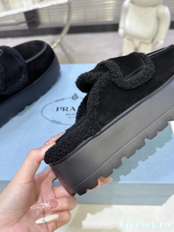 Prada Spring/Summer 2025 Runway Shearling Slippers - KFY00280