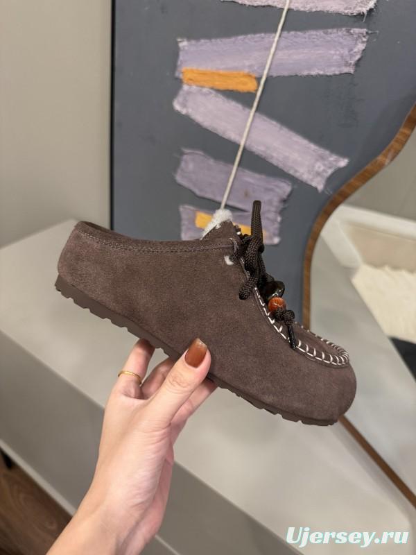 UGG 2025 Spring/Summer Collection Plush Wool Slippers with Vintage Buckle - KFY00240