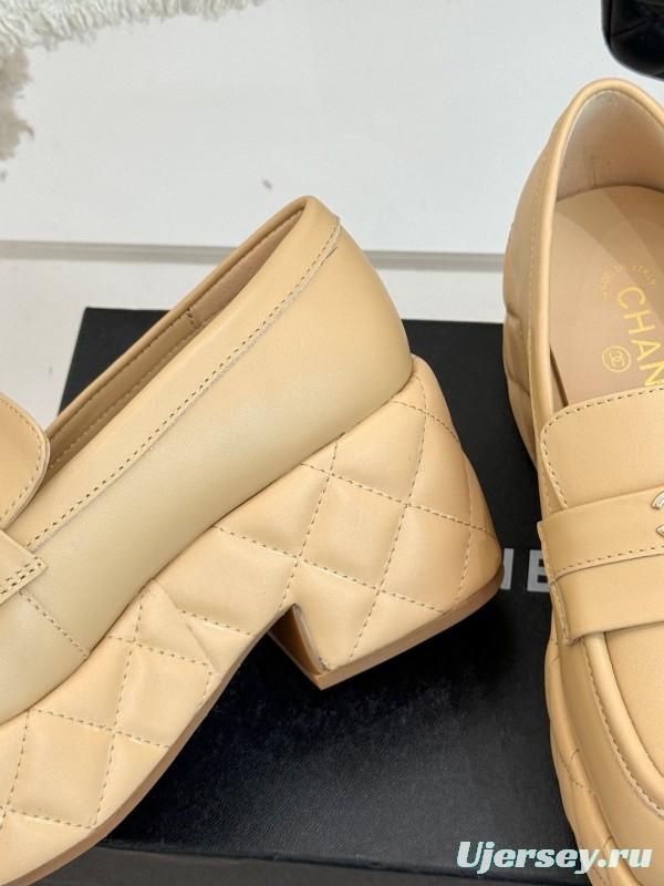 Chanel 25K Fall/Winter New Double C Platform Loafer Shoes with Waterproof Platform - KFY00320