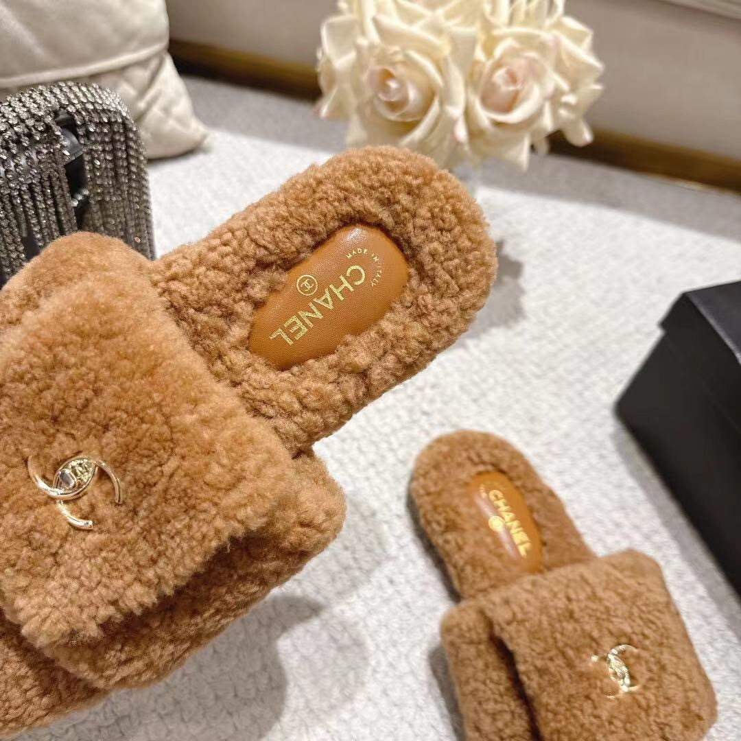 Chanel 2025/SS Slingback Lock Buckle Butterfly Fur Slippers - LY00250