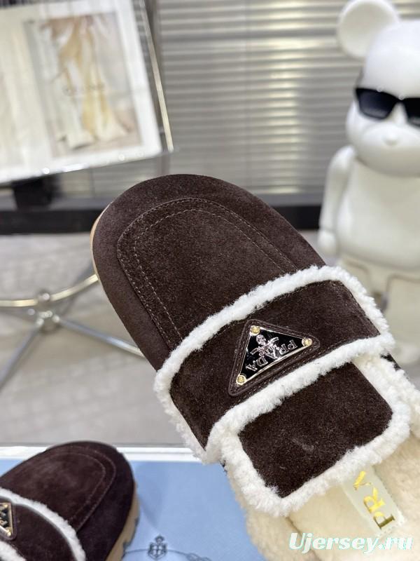 Prada Fall/Winter New Mule Slippers Triangle Buckle Bread Toe Half Slippers - KFY00270