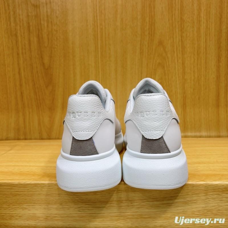 Alexander McQueen Spring 2025 Collection Platform Sneakers with Thick Sole Design - AS00320