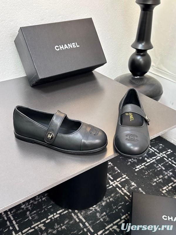 Chanel Quilted Slippers with Diamond Pattern Design - KFY00280