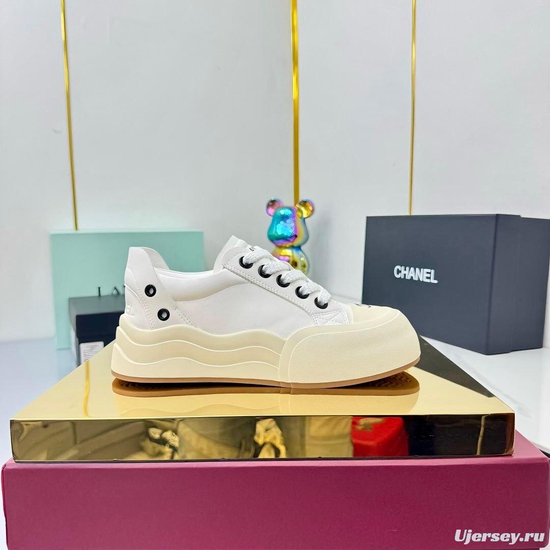 Chanel 2025 SS Casual Sneakers Panda Color Bread Shoes - LY00320