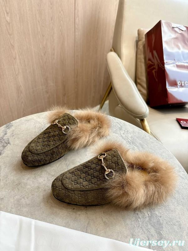 Gucci Fur Mule with Double G Pattern - LY00340