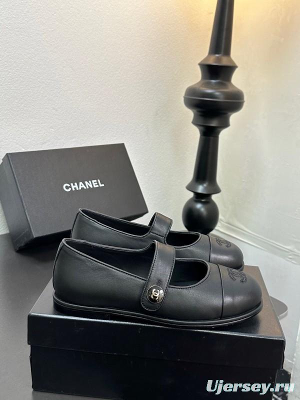 Chanel Quilted Slippers with Diamond Pattern Design - KFY00280