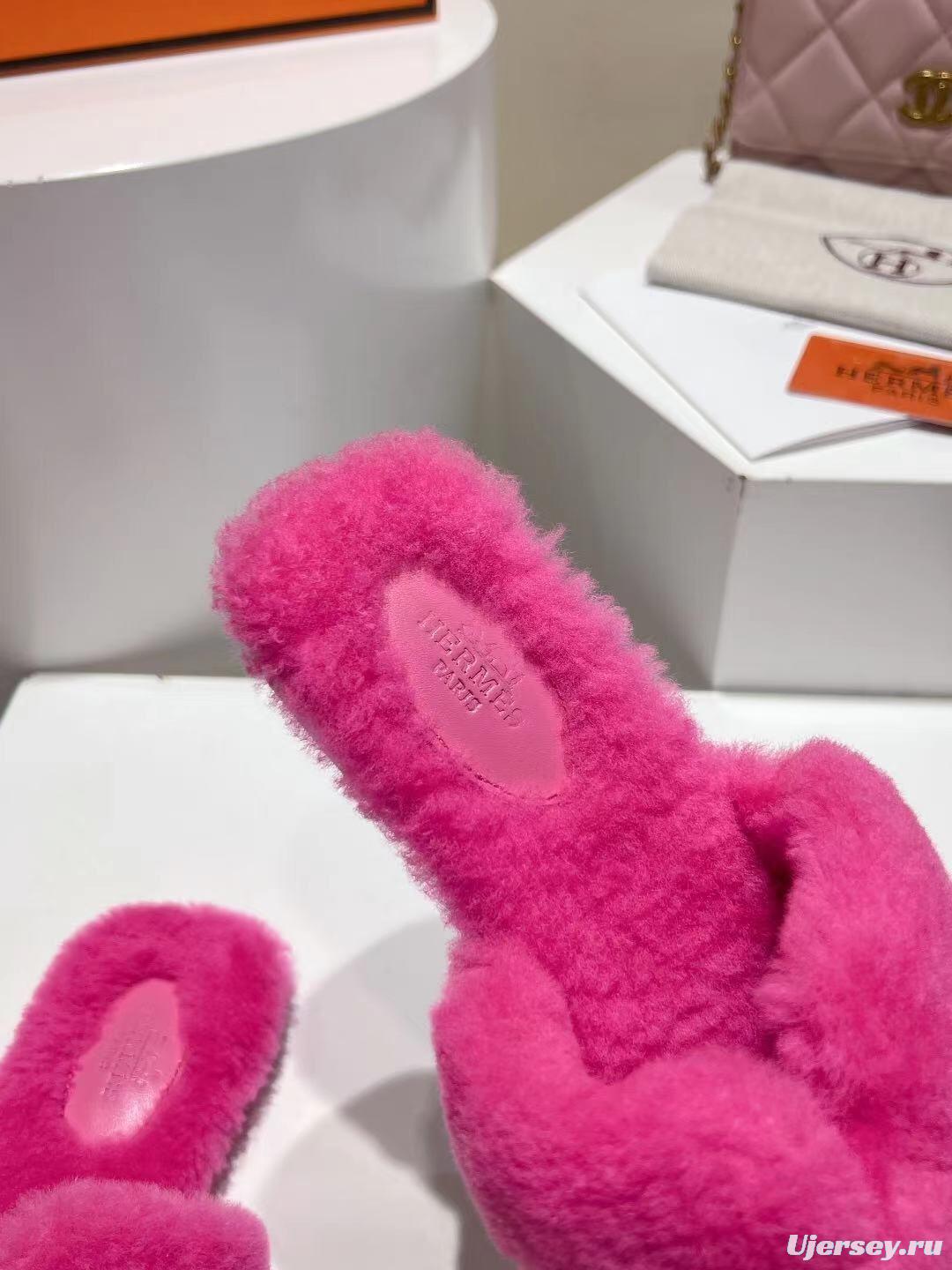 Hermès Fall/Winter 2025 Flat Fur Slippers - LY00240