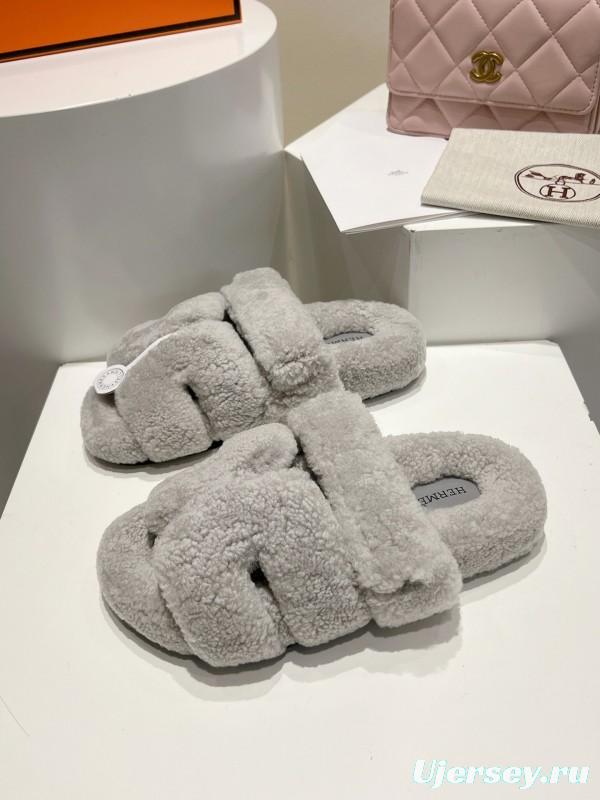 H Classic Love Tuo Er Jiu Full Wool Slippers with Slightly Curled Wool - LY00270