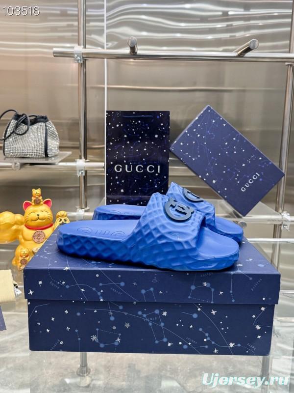 Gucci Lido Interlocking G Men's Sandals with Textured Rubber Sole - AS00170