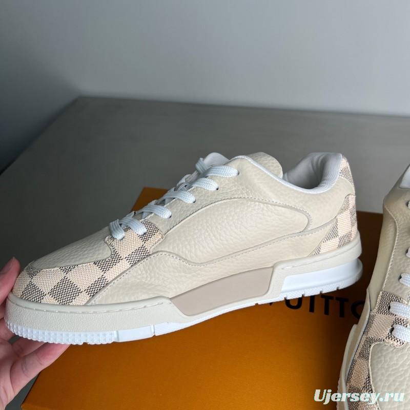 Louis Vuitton 2025 Spring/Summer Collection Luxury Sneakers with Signature Logo and Dual-Color TPU Outsole - YC