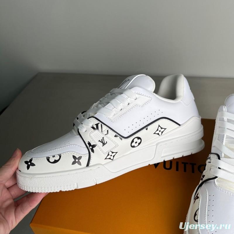 Louis Vuitton Signature Logo Sneakers with Calfskin Upper - YC