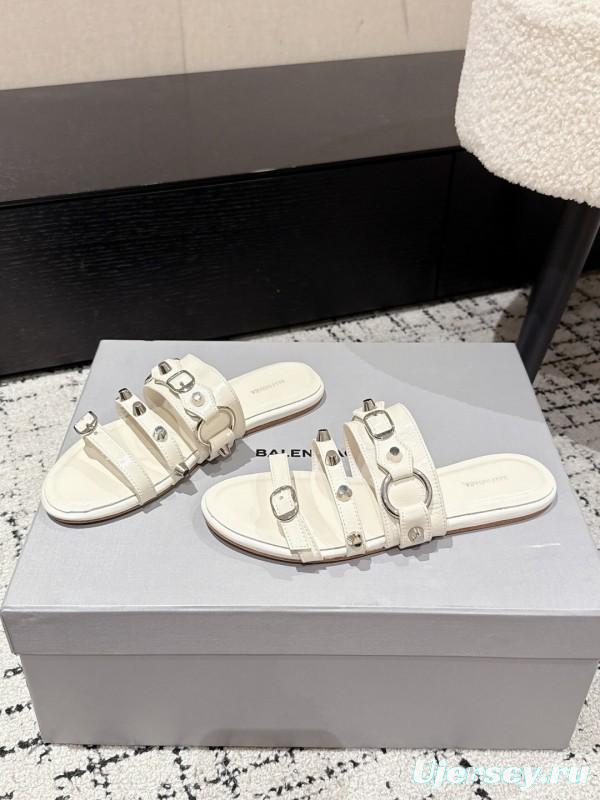 Balenciaga Cagole Metal Studded Sandals Series - KFY00260