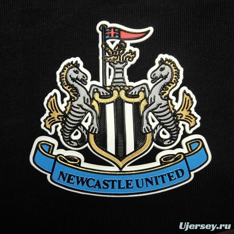25/26 Newcastle United Embroidered Logo Hoodie 9 Colors