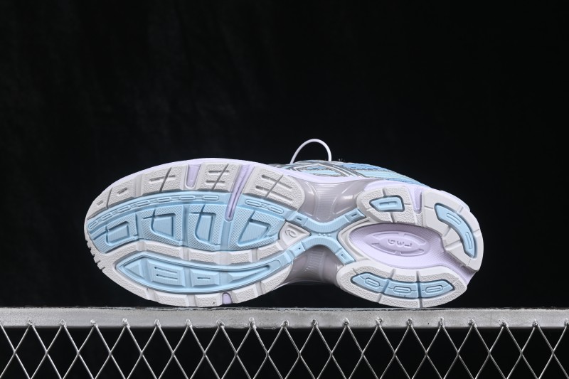 Asics Retro Running Shoes with GEL Cushioning and Mesh Upper - 1203A609-401