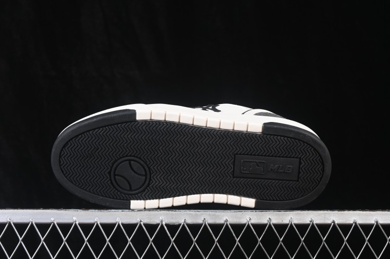 New Era NY MLB Chunky Liner Denim Pocket Running Shoes with Elevated Sole - 3ASXD015N50BKS