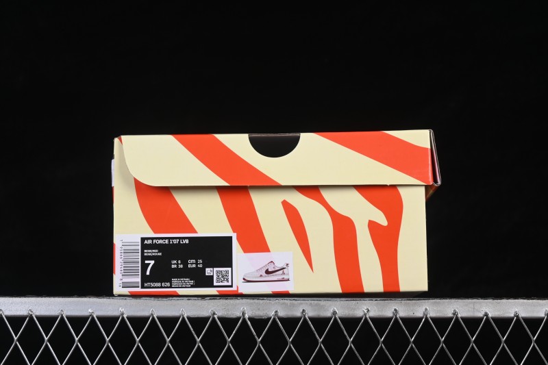 Nike Air Force 1 07 Low Classic Basketball Sneakers for Casual Wear - HT5088-626