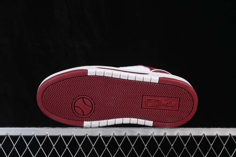 MLB New York Yankees Chunky Liner Classic Monogram Lightweight Platform Casual Sneakers - 3ASXCMN4N50RDD