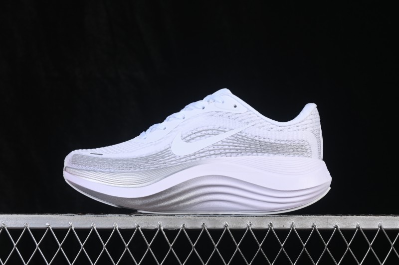 Nike Journey Run Low-Top Running Shoes with Cushioning Anti-Slip Wear-Resistant Design - FB7765-001